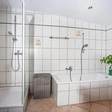 Paulas Koenigscard *